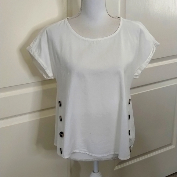 Branded white cotton blouse with button detail, short sleeve, size medium - Picture 1 of 8